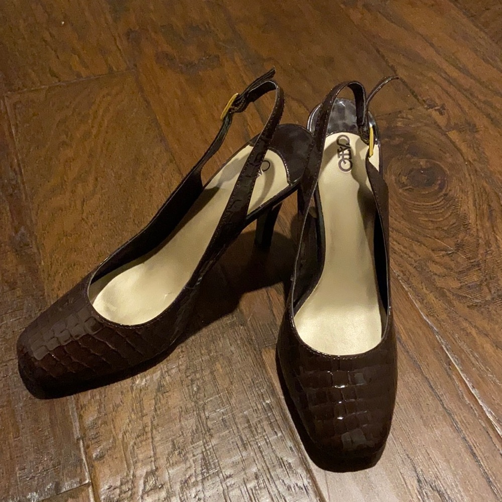 Women’s high heel shoes